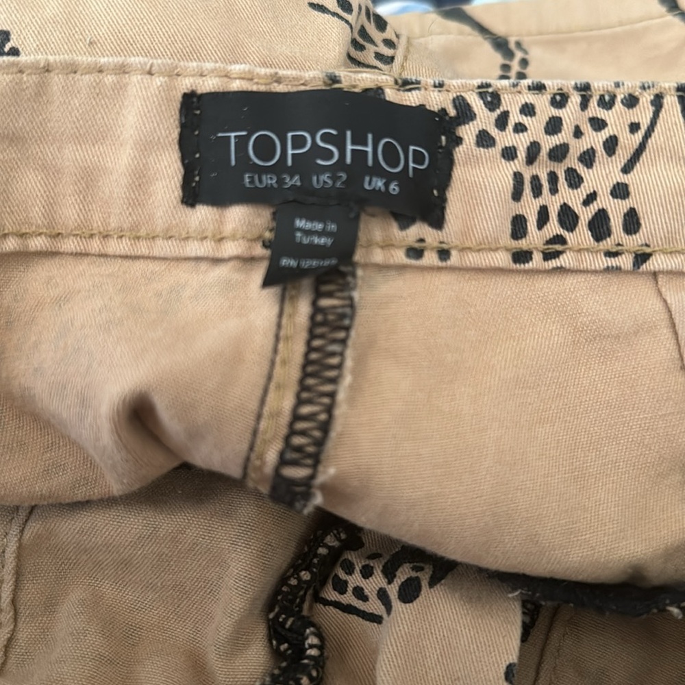Topshop  EUC Giraffe African Women Cargo Snorts - Picture 10 of 16
